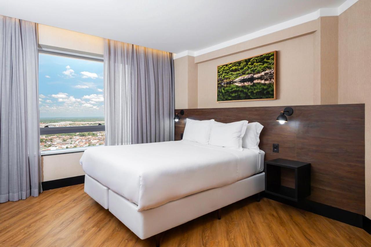 Nh Hotel เฟย์รา เด ซานตานา ภายนอก รูปภาพ
